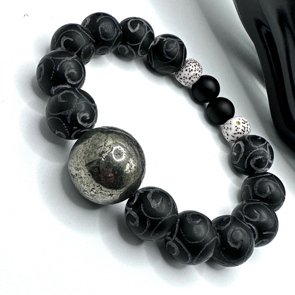 PYRITE + ONYX STONES NATURAL BRACELET size 8” - Picture 5 of 8